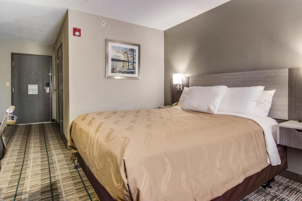 Quality Inn & Suites Grove City-Outlet Mall Екстериор снимка