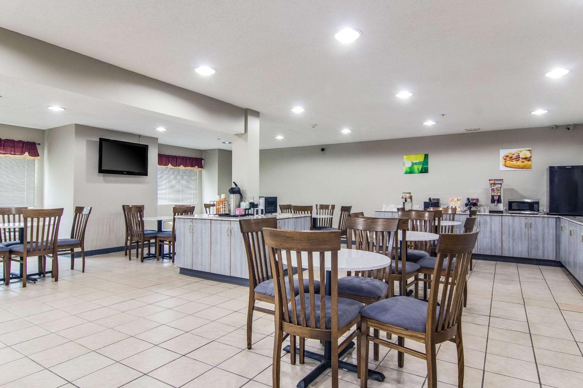 Quality Inn & Suites Grove City-Outlet Mall Екстериор снимка