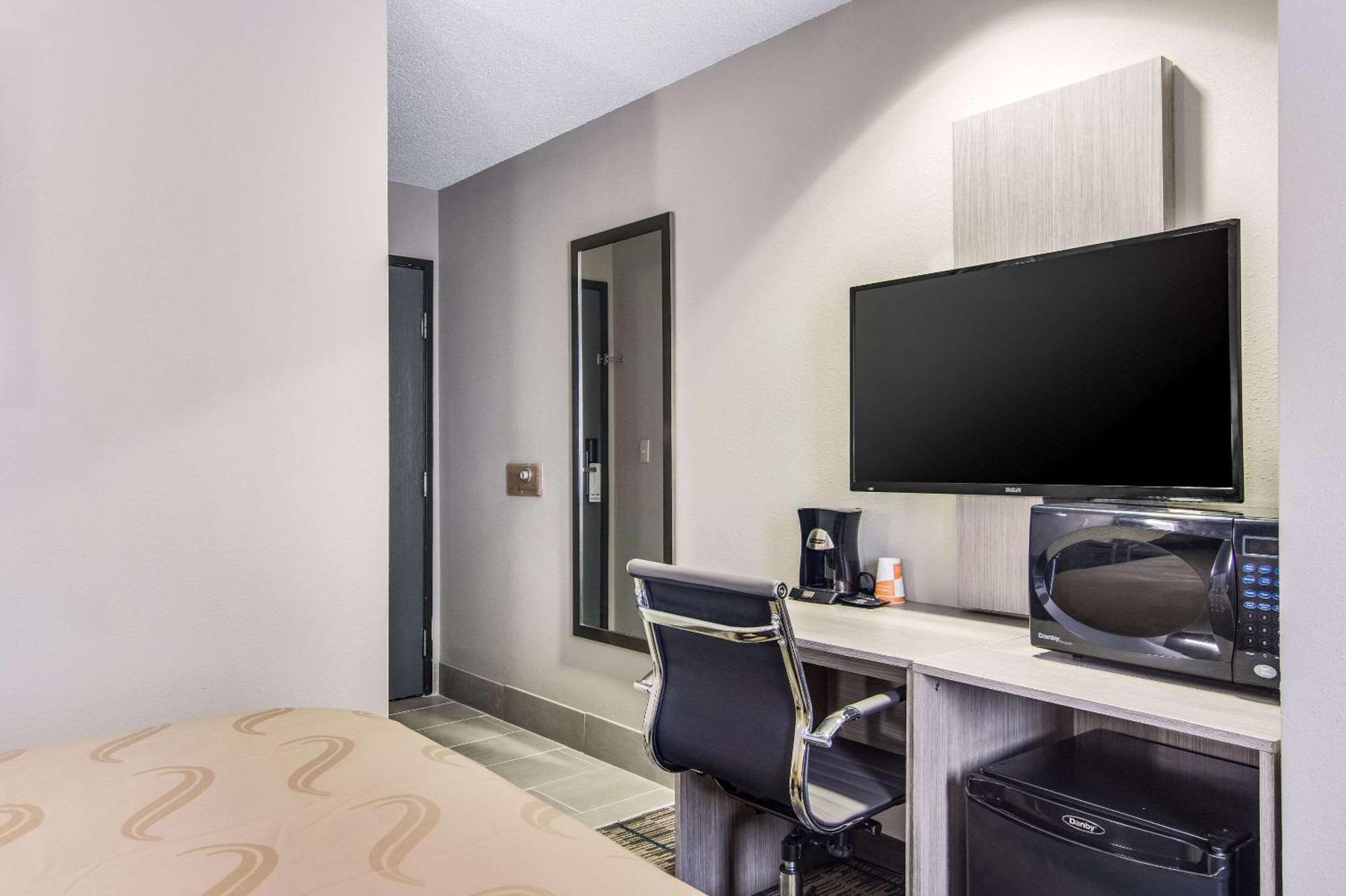 Quality Inn & Suites Grove City-Outlet Mall Екстериор снимка